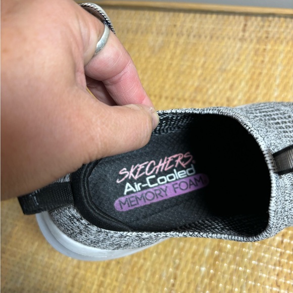 Skechers Womens Ultra Flex 2.0 - Slip On Pretty Dazzling in great condition - Picture 3 of 7
